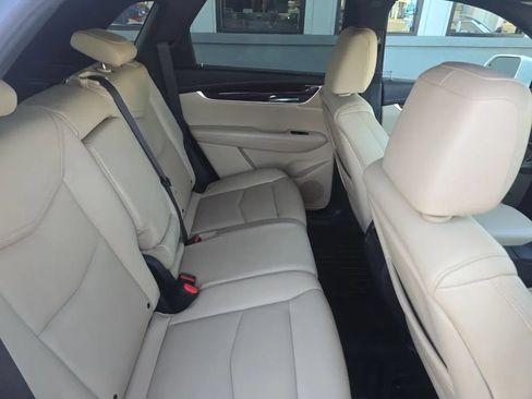 Used 2017 Cadillac XT5 Premium Luxury AWD/4WD image 5