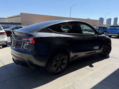 Used 2024 Tesla Model Y Long Range image 4