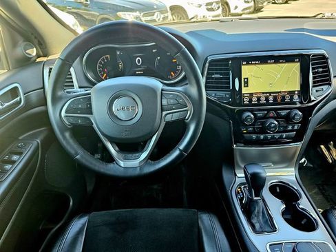 Used 2022 Jeep Grand Cherokee Laredo X AWD/4WD image 28