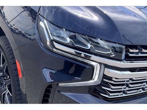 Used 2024 Chevrolet Suburban Premier w/ Max Trailering Package AWD/4WD image 31