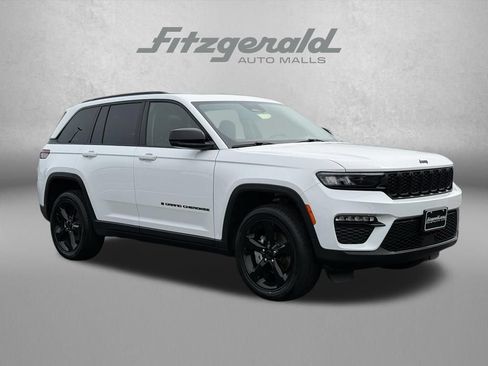 Used 2023 Jeep Grand Cherokee Limited w/ Black Appearance Package AWD/4WD image 1