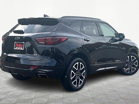 Used 2023 Chevrolet Blazer RS image 2