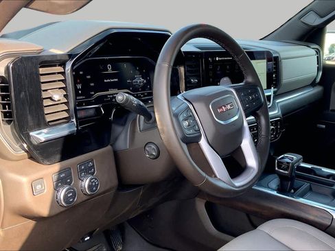 Used 2025 GMC Sierra 1500 SLT w/ SLT Premium Plus Package AWD/4WD image 18