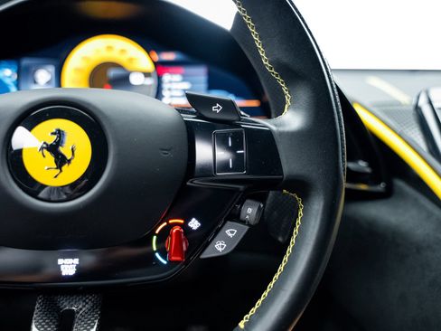 Used 2022 Ferrari Roma RWD image 43