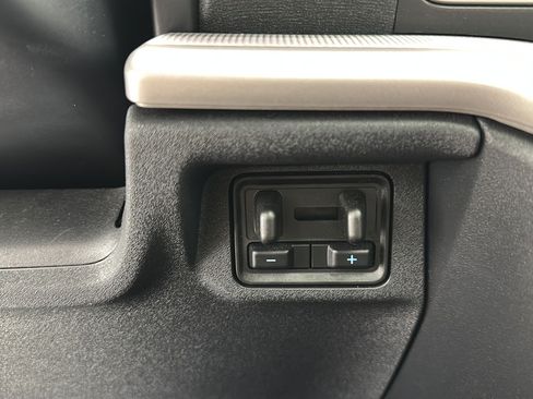 Used 2025 Ford Expedition Max Active AWD/4WD image 21