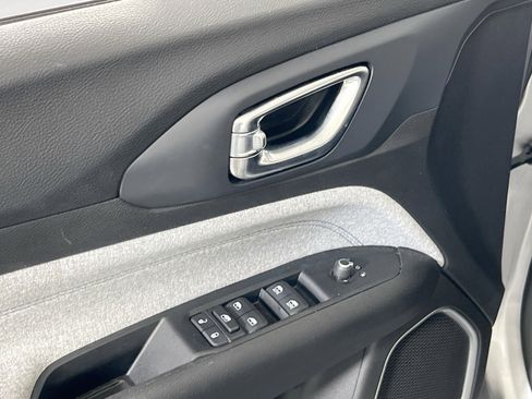 Used 2022 Jeep Compass Latitude w/ Convenience Group image 17