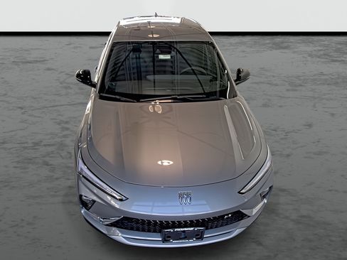 Used 2025 Buick Envista Sport Touring image 6