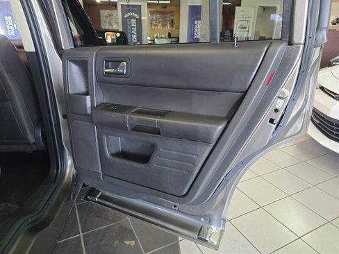 Used 2014 Ford Flex SE image 17