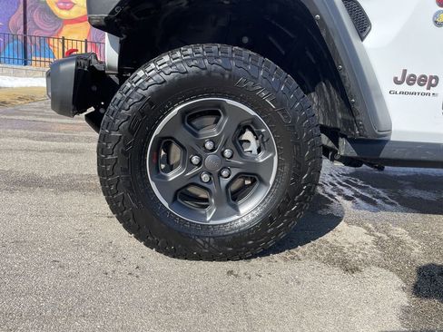Used 2023 Jeep Gladiator Rubicon w/ Cold Weather Group AWD/4WD image 9