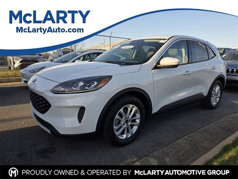 Used 2020 Ford Escape SE image 1