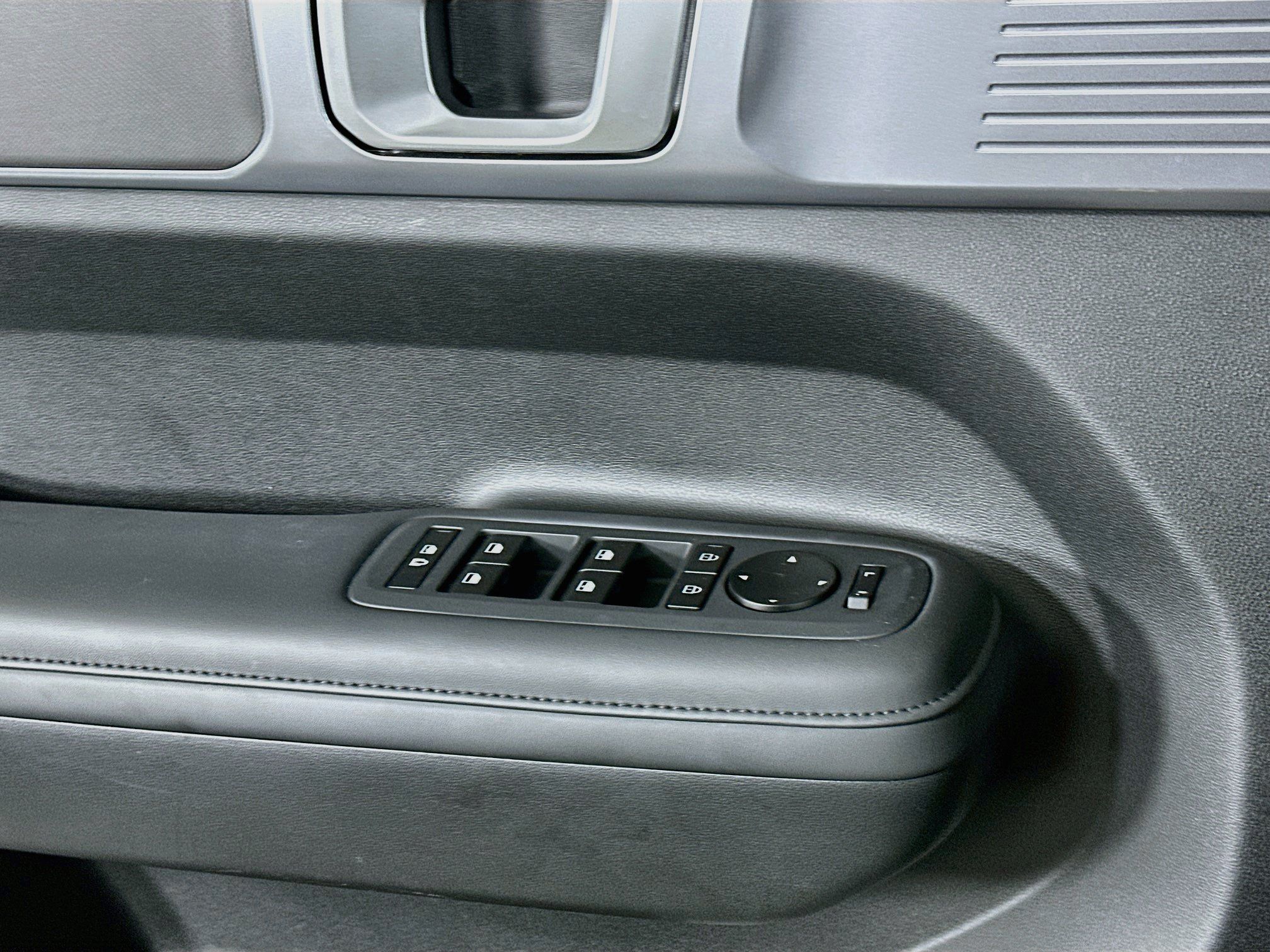 Used 2026 Hyundai Santa Fe SEL FWD image 15