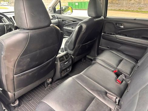 Used 2017 Honda Pilot Touring image 16