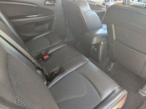 Used 2019 Dodge Journey Crossroad w/ Driver Convenience Group FWD image 11