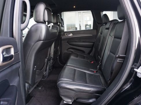 Used 2017 Jeep Grand Cherokee Limited AWD/4WD image 18