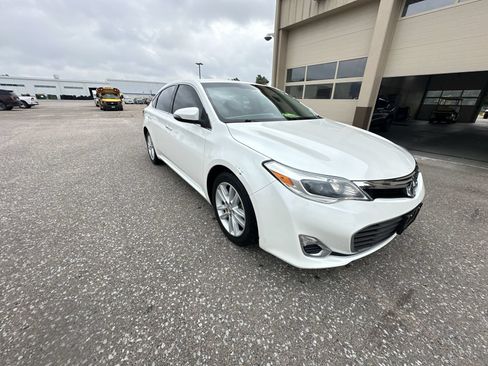 Used 2014 Toyota Avalon XLE FWD image 16