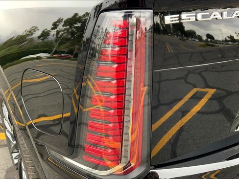 New 2026 Cadillac Escalade IQ Sport 2 w/ LPO, ONYX Package AWD/4WD image 15