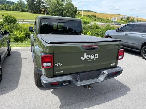 Used 2022 Jeep Gladiator Overland w/ Popular Equipment Package AWD/4WD image 18