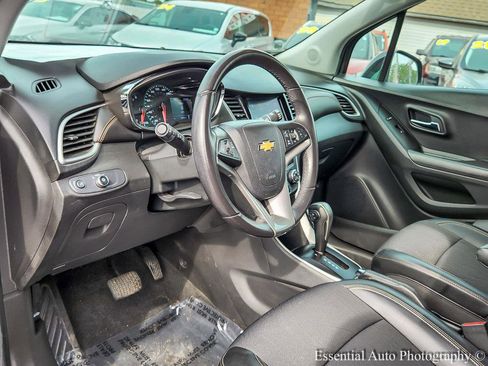 Used 2020 Chevrolet Trax LT w/ LT Convenience Package AWD/4WD image 10