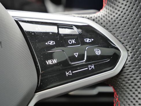 Certified 2024 Volkswagen GTI Autobahn image 32