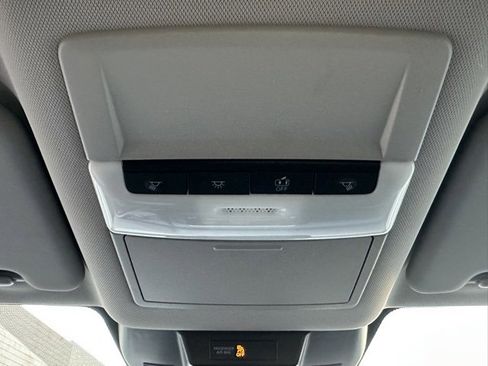 Used 2023 Nissan Rogue S image 36