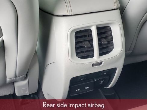 Used 2019 Jeep Cherokee Overland w/ Technology Group image 40