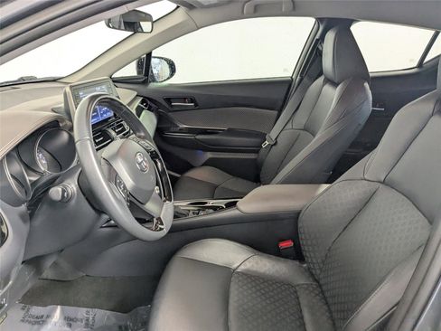 Certified 2022 Toyota C-HR Limited image 10