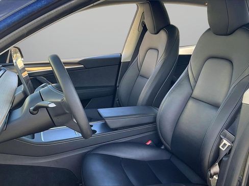 Used 2024 Tesla Model Y Performance image 23