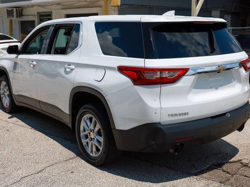 Used 2021 Chevrolet Traverse LS FWD image 6