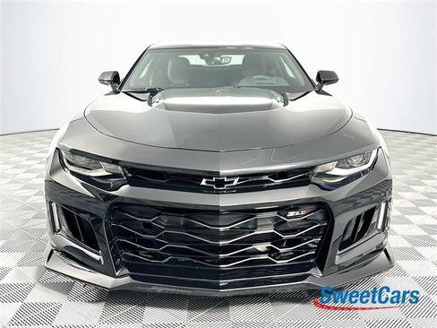 Used 2022 Chevrolet Camaro ZL1 image 2