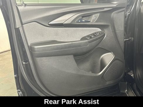 Used 2022 Chevrolet TrailBlazer LT w/ Premium Seating Package AWD/4WD image 15