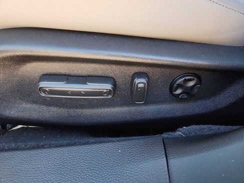 Used 2019 Honda Accord Touring image 14