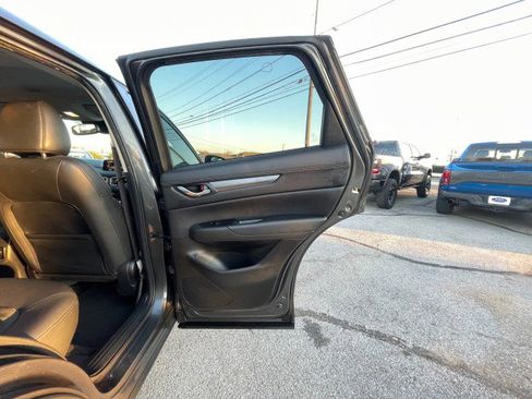 Used 2019 MAZDA CX-5 Touring image 16