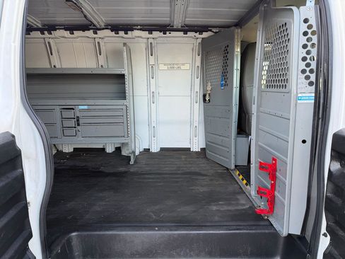 Used 2017 GMC Savana 2500 RWD 2500 155 image 19