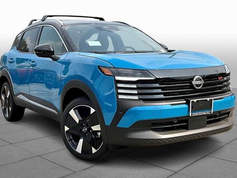 New 2025 Nissan Kicks SR image 2