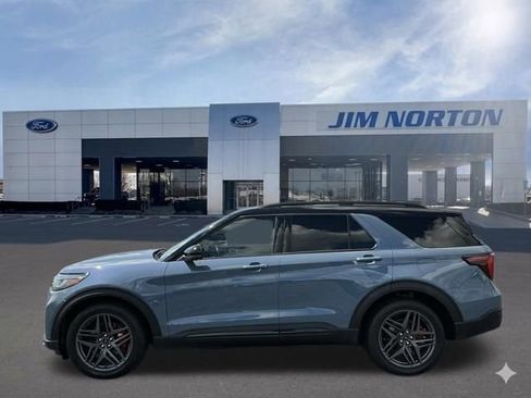 Used 2025 Ford Explorer ST AWD/4WD image 8