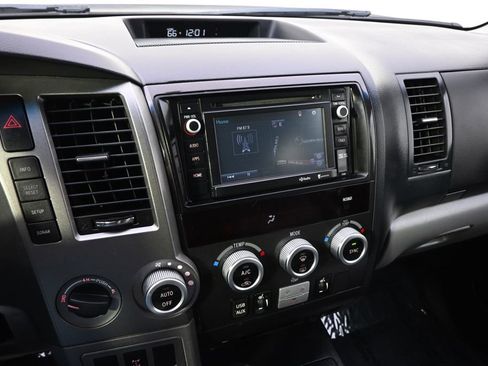 Used 2015 Toyota Sequoia Limited image 27