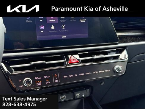 New 2025 Kia Niro EX Touring image 11