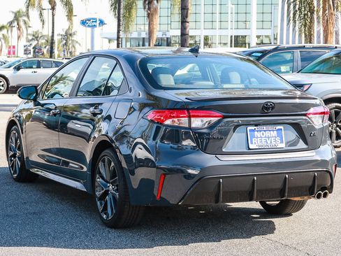 Used 2025 Toyota Corolla SE image 13