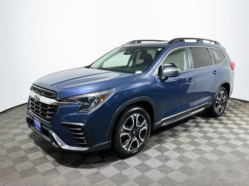 Used 2023 Subaru Ascent Limited w/ Technology Package AWD/4WD image 3