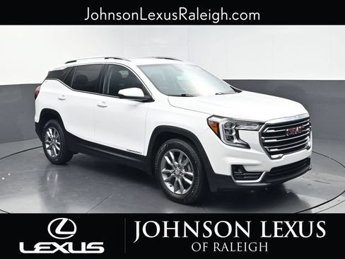 Used 2022 GMC Terrain SLT w/ Infotainment Package II FWD image 3