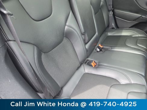Used 2020 Jeep Cherokee Latitude Plus AWD/4WD image 21