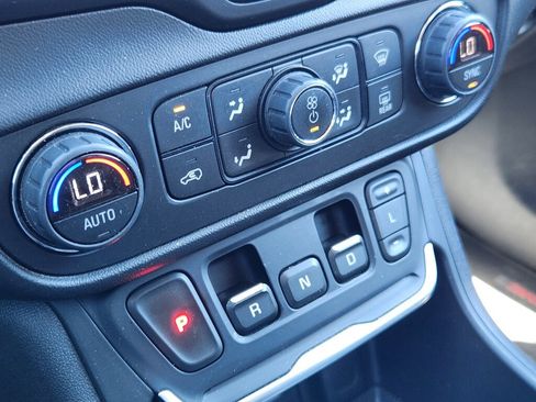 Used 2019 GMC Terrain Denali w/ Advanced Safety Package image 23