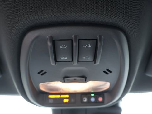 Used 2024 Chevrolet Trax RS w/ Sunroof Package FWD image 55