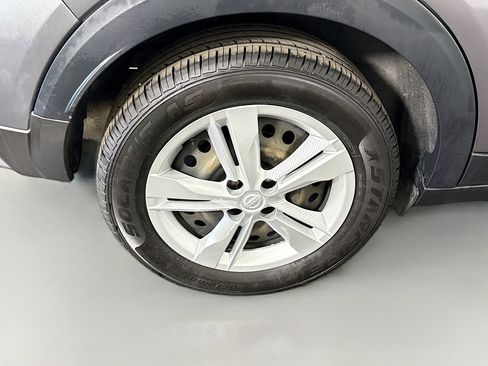 Used 2023 Nissan Kicks S image 33