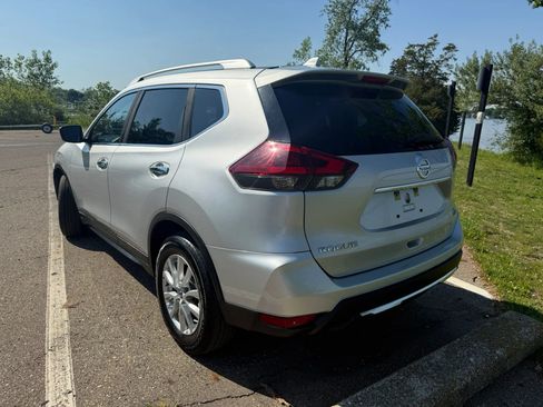 Used 2018 Nissan Rogue SV FWD image 7