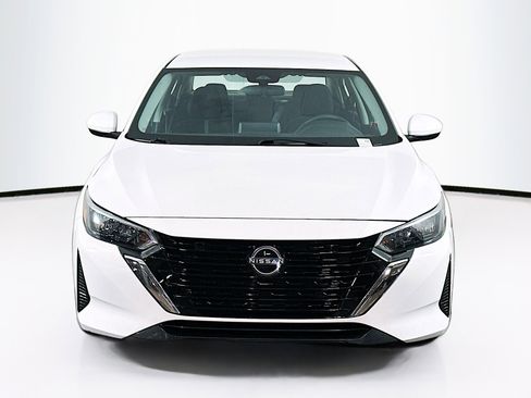 Used 2024 Nissan Sentra SV image 2