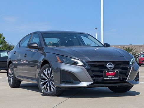 New 2026 Nissan Altima 2.5 SV AWD/4WD image 2