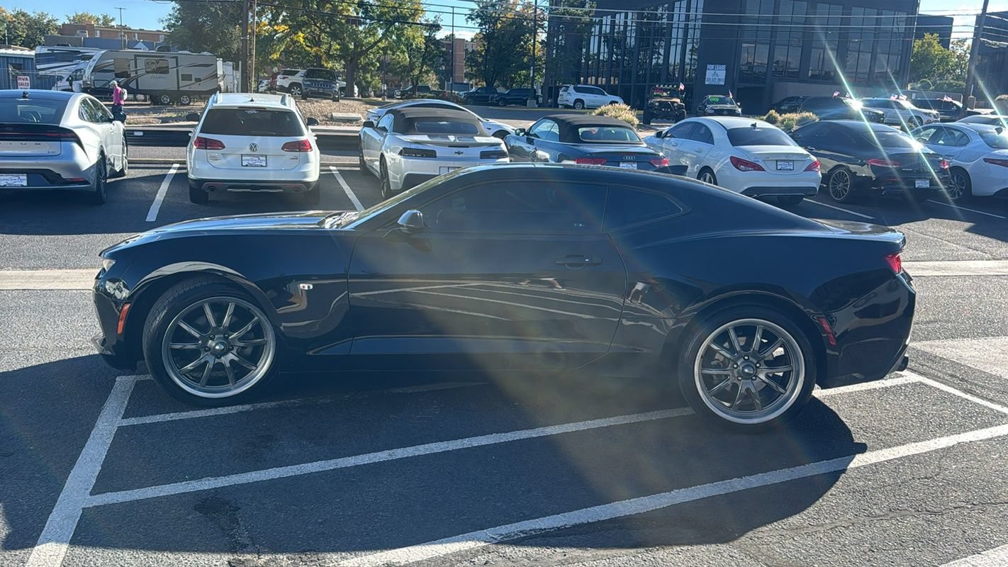 Used 2016 Chevrolet Camaro LT RWD image 6