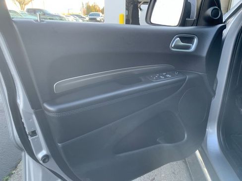 Used 2019 Dodge Durango SXT image 8