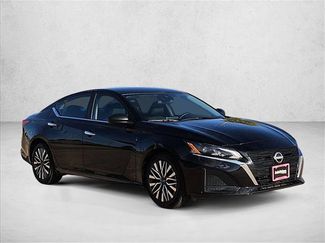 Used 2025 Nissan Altima 2.5 SV FWD video 3